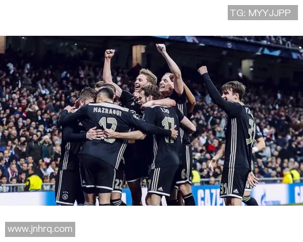 英超邀请赛中重庆羽毛球队展现出强大实力与团队协作的精彩表现分析 英超邀请赛中重庆羽毛球队展现出强大实力与团队协作的精彩表现分析